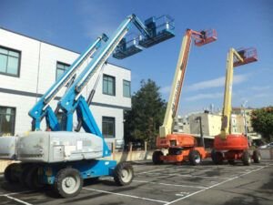 Báo giá xe nâng người tự hành trên cao