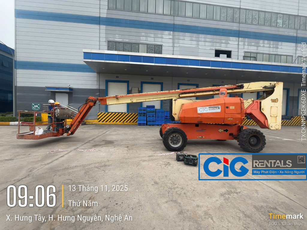Cho thuê boomlift 26m JLG