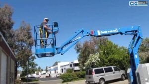 Xe nâng người nhập khẩu là gì? Ưu nhược điểm & Giá thành