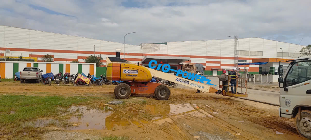 Xe nâng người Cig Power đang thi công tại dự án ở Hà Tĩnh