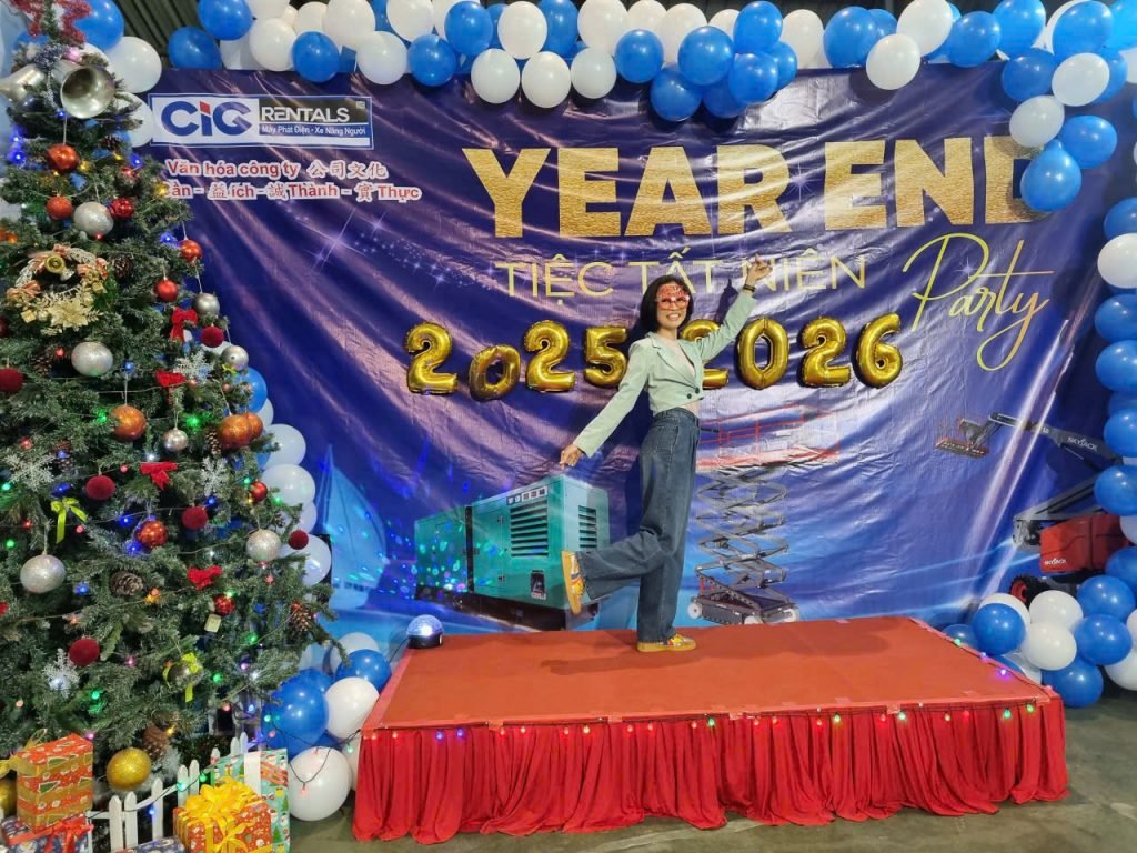 Cô gái đẹp 2 checkin tại YEP 2025, CiG Power